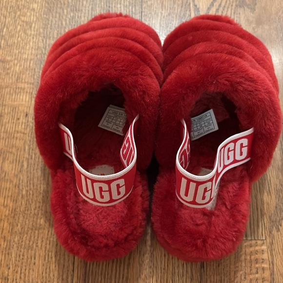 UGG Fluff Yeah red slides, size 5 - Picture 4 of 5